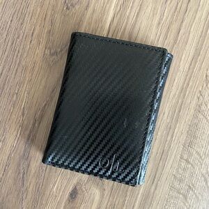 Oak Leathers Black Carbon Fiber RFID Blocking Leather Trifold Wallet